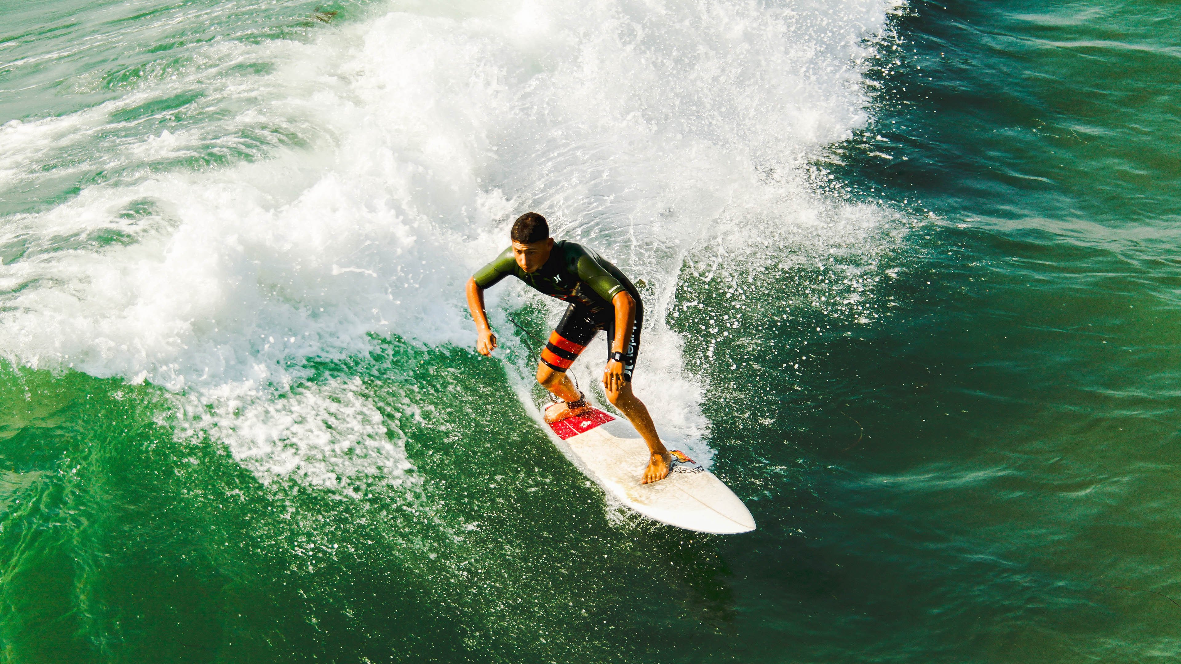 mk体育官方网站-巴萨短传渗透展现技术流风采，巴萨传控